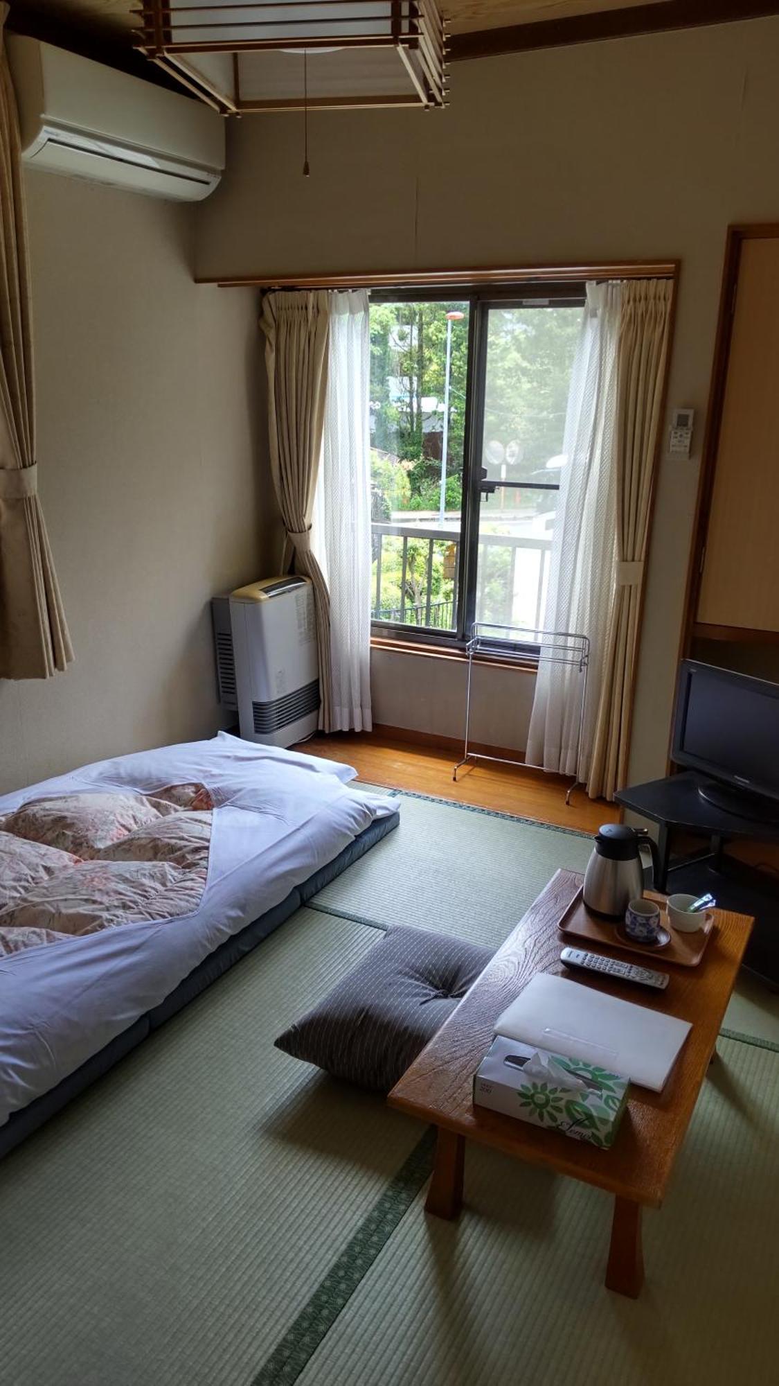 Moto-hakone Guest house 2*